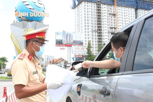 Bình Dương cho phép doanh nghiệp tự xét nghiệm và cấp giấy lưu thông cho công nhân