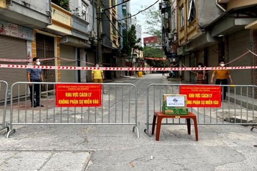 Truy tặng Bằng khen cho nguyên Bí thư Chi bộ vì thành tích phòng, chống COVID-19