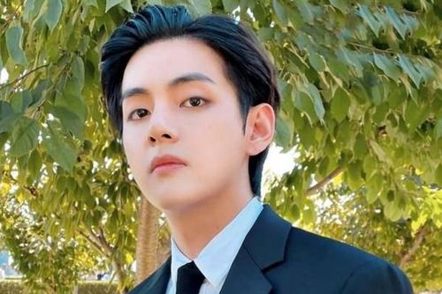 Kim Taehyung của BTS được chọn là Người đàn ông đẹp trai nhất thế giới năm 2021