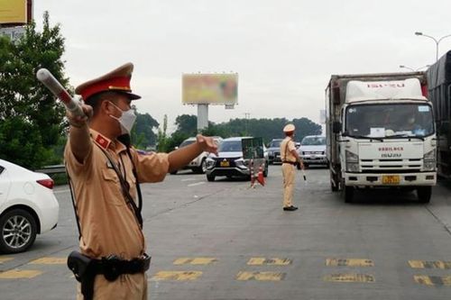 Hà Nội: Trong 24 giờ, kiểm soát hơn 30.000 lượt người qua chốt kiểm dịch