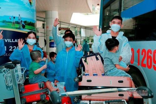 Đón 20.000 dân vùng đỏ trở về và 66 ngày không Covid ở Vĩnh Phúc