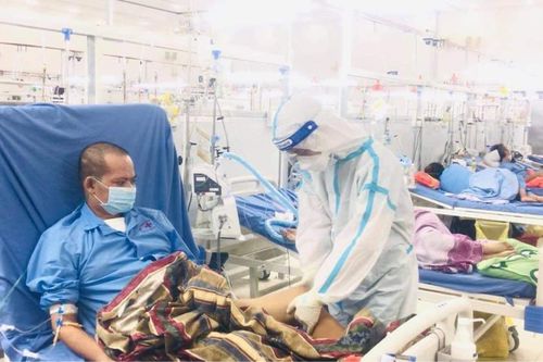 Rút nhân lực y tế các địa phương chi viện TP.HCM về trước 15/10