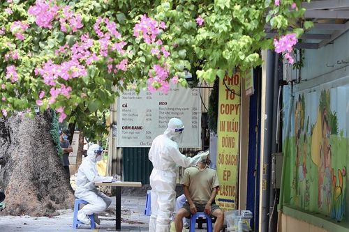 Những 'đòn đánh' quyết định giúp Việt Nam kiểm soát dịch COVID-19