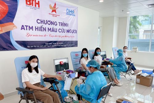 Dàn hoa hậu, á hậu hưởng ứng ngân hàng 'ATM hiến máu cứu người'