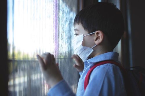 Trên 120.000 trẻ em Mỹ mồ côi vì COVID-19