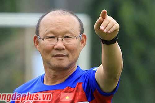 Danh sách ĐT Việt Nam đổi giờ chót: HLV Park Hang Seo cho truyền thông Trung Quốc ăn… quả lừa
