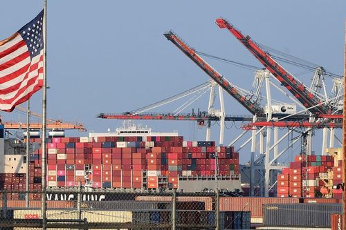 Kỷ lục 250.000 container kẹt ngoài cảng biển Mỹ trước mùa mua sắm