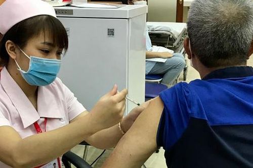 Bộ Y tế: Vaccine COVID-19 sắp về nhiều, các địa phương đẩy nhanh tiêm chủng, tăng bao phủ mũi 1