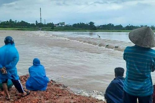 5 người bị lũ cuốn, một người mất tích