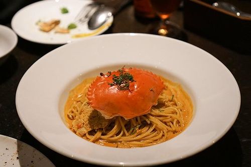Đi ăn pizza, đồ nướng khi hàng quán quận 7 phục vụ tại chỗ