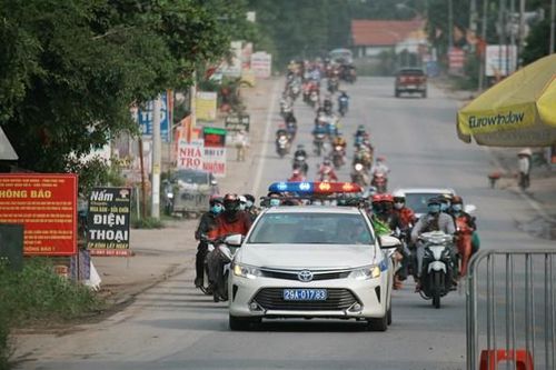 Hà Nội: Kiểm soát gần 25.000 lượt phương tiện, dẫn đoàn hơn 600 người từ phía Nam về qua Thủ đô