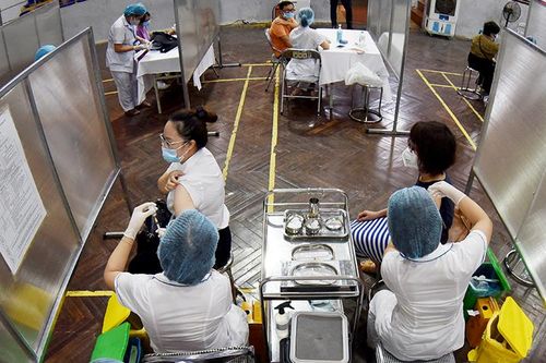 Lồng ghép các chuyên khoa để điều trị toàn diện người mắc Covid-19