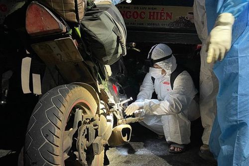 Sinh viên xuyên đêm tiếp sức người dân về quê