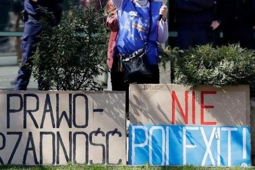 Ba Lan đang đùa với lửa, châm ngòi nổ 'Polexit' với EU? Pháp cảnh báo cuộc tấn công châu Âu