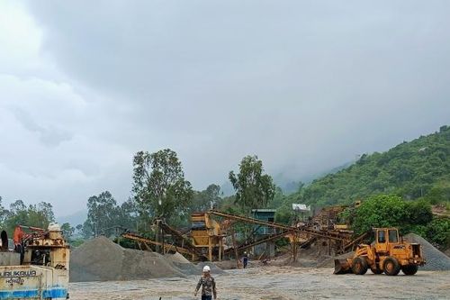 Đình chỉ bãi chế biến mỏ đá Công ty Hải Giang San
