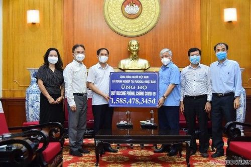 Trao hơn 3 tỷ đồng kiều bào ủng hộ chống dịch COVID-19