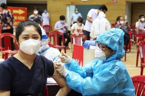 Đà Nẵng: Tiêm vắc xin COVID-19 mũi 2 cho gần 27.000 người