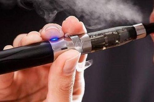 Hàng chục ca cấp cứu vì thuốc lá điện tử, có người hôn mê phải thở máy