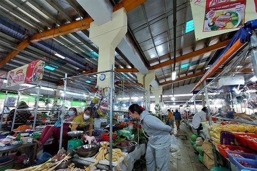 Chủ sạp ngán xét nghiệm, khách ngại bị kiểm tra thẻ xanh