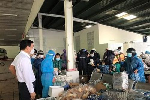 Đà Nẵng hỗ trợ thực phẩm, nhiên liệu cho người dân về quê