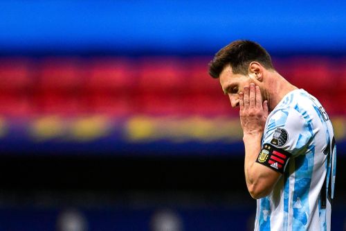 Vòng loại World Cup 2022: Argentina chia điểm, Brazil thắng ngược