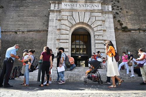 Italy nới lỏng hạn chế đối với các sự kiện văn hóa, thể thao