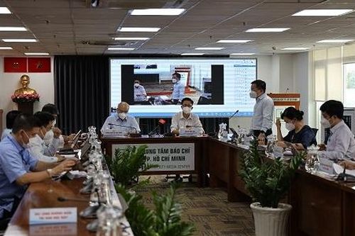 Học sinh TPHCM có thể đến trường vào đầu tháng 1/2022