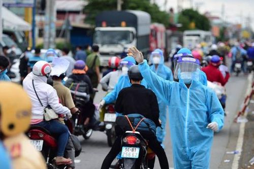 Thủ tướng yêu cầu các tỉnh thành lập danh sách đưa người dân về quê