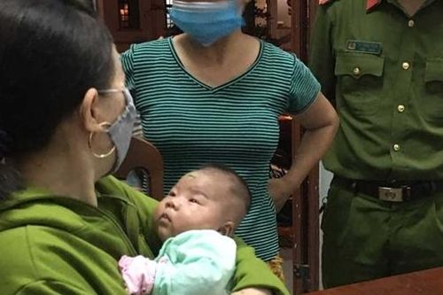Bé gái hơn 1 tháng tuổi bị bỏ rơi kèm 'tâm thư'đẫm nước mắt