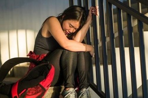 Nữ sinh Trung Quốc bị ép vay tiền, lừa phẫu thuật