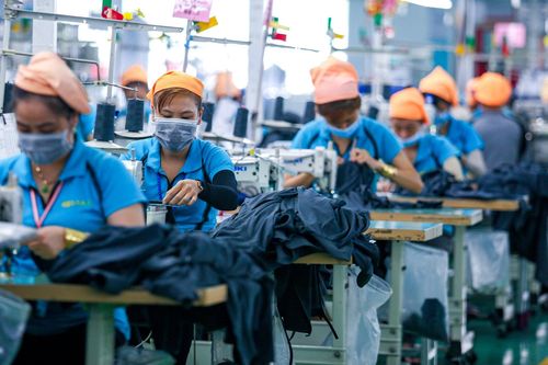 Mỗi tuần, công ty dệt may chi 2,2 triệu đồng/công nhân vì '3 tại chỗ'