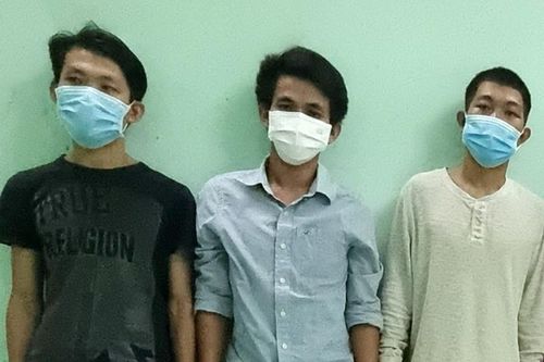 Bắt giam 7 người tấn công cảnh sát tại khu phong tỏa