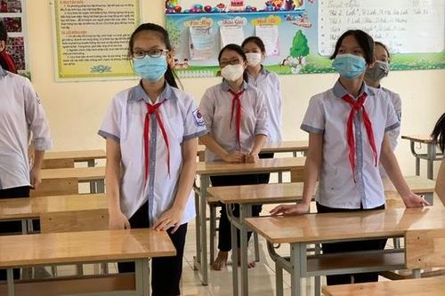 Tiếp nhận, tạo điều kiện học tập cho học sinh di chuyển về cư trú tại địa phương