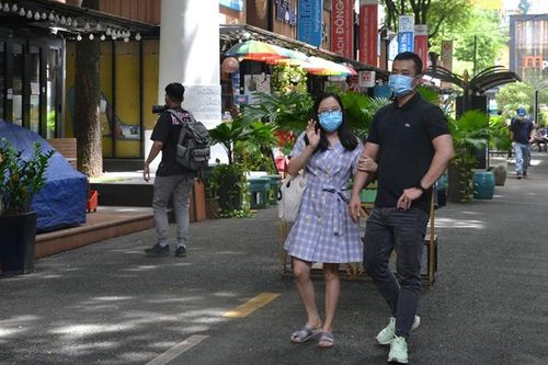 Đường sách TP Hồ Chí Minh trong ngày đầu mở cửa trở lại