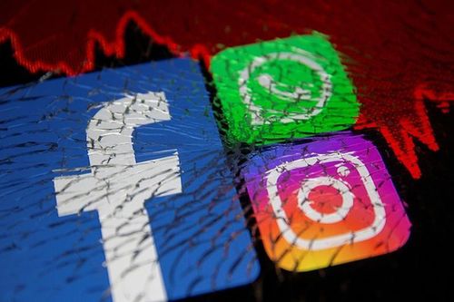 Giật mình tuyên bố sốc 'Facebook bị người ngoài hành tinh đánh sập'