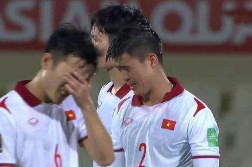 Động thái của các cầu thủ Việt Nam khiến báo Trung Quốc ngỡ ngàng