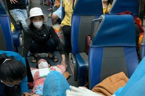 Hỗ trợ sản phụ sinh con thành công trên chuyến tàu hồi hương