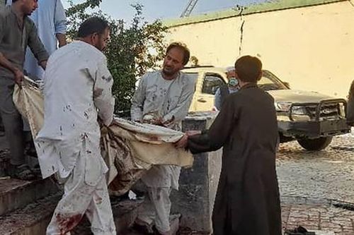 Vụ tấn công Nhà thờ Hồi giáo sau khi Taliban tuyên bố không coi ISIS là một 'mối đe dọa'