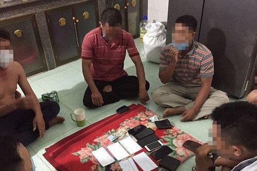 Hai Hiệu trưởng trường tiểu học bị bắt trên chiếu bạc