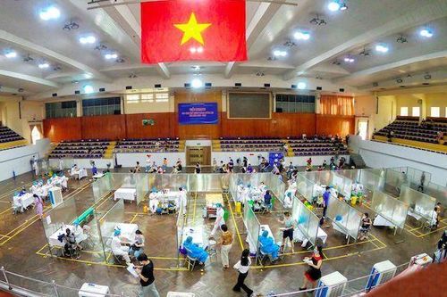Gần trăm bức ảnh 'Hà Nội - Những ngày không quên' được trưng bày