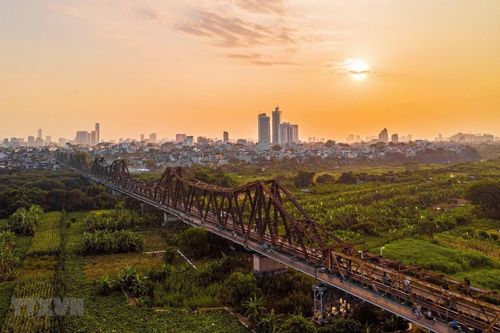 Hà Nội năng động, hiện đại và những cây cầu bắc qua sông Hồng