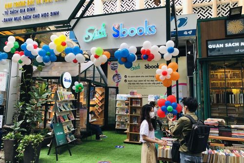 Đường sách TP Hồ Chí Minh ngày đầu mở cửa trở lại