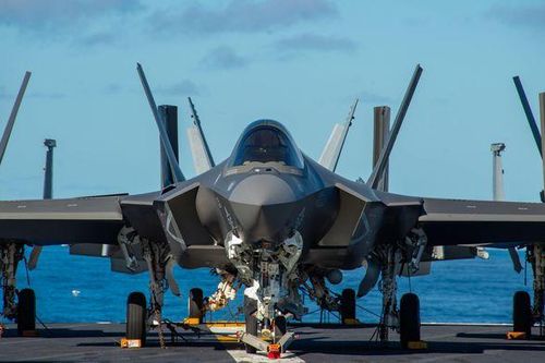 Tàu sân bay hạt nhân Mỹ 'lột xác' với tiêm kích F-35C