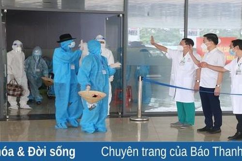 Niềm vui của bệnh nhân và người nhà bệnh nhân sau 31 ngày cách ly điều trị tại khu cách ly điều trị Bệnh viện Ung bướu tỉnh Thanh Hóa