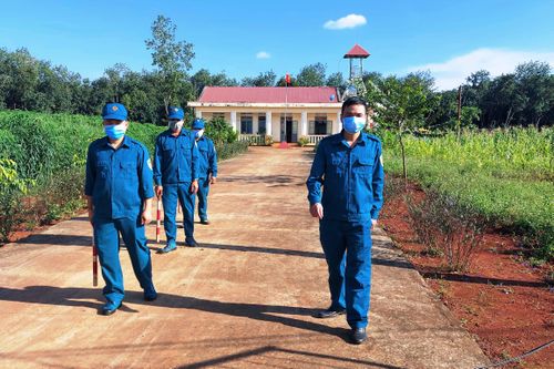 Dân quân thường trực bám biên, giữ làng