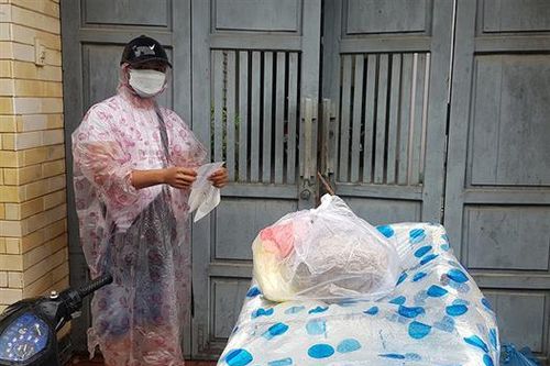Vất vả mưu sinh giữa mùa dịch