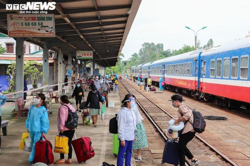 Quảng Bình đón 700 người dân từ TP.HCM hồi hương