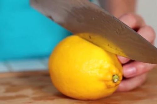 Mẹo cắt chanh giúp vắt sạch nước