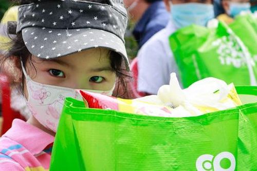 Hơn 2.000 trẻ mồ côi, không nơi nương tựa do dịch COVID-19 cần giúp đỡ