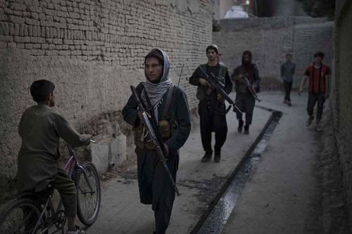 Taliban - từ tay súng nơi rừng rú trở thành cảnh sát đô thị Kabul